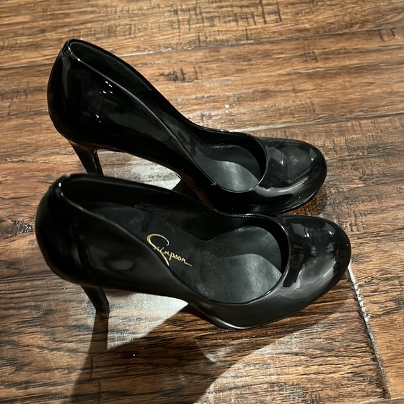 Excellent condition Jessica Simpson pumps. Size 7 - Picture 3 of 4